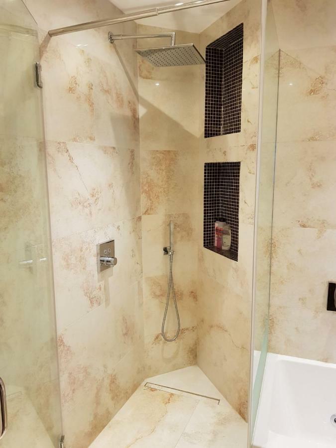 Heart Of Knightsbridge - Stunning Air Conditioned Apartment - 1 Minute Walk From Harrods London Eksteriør bilde